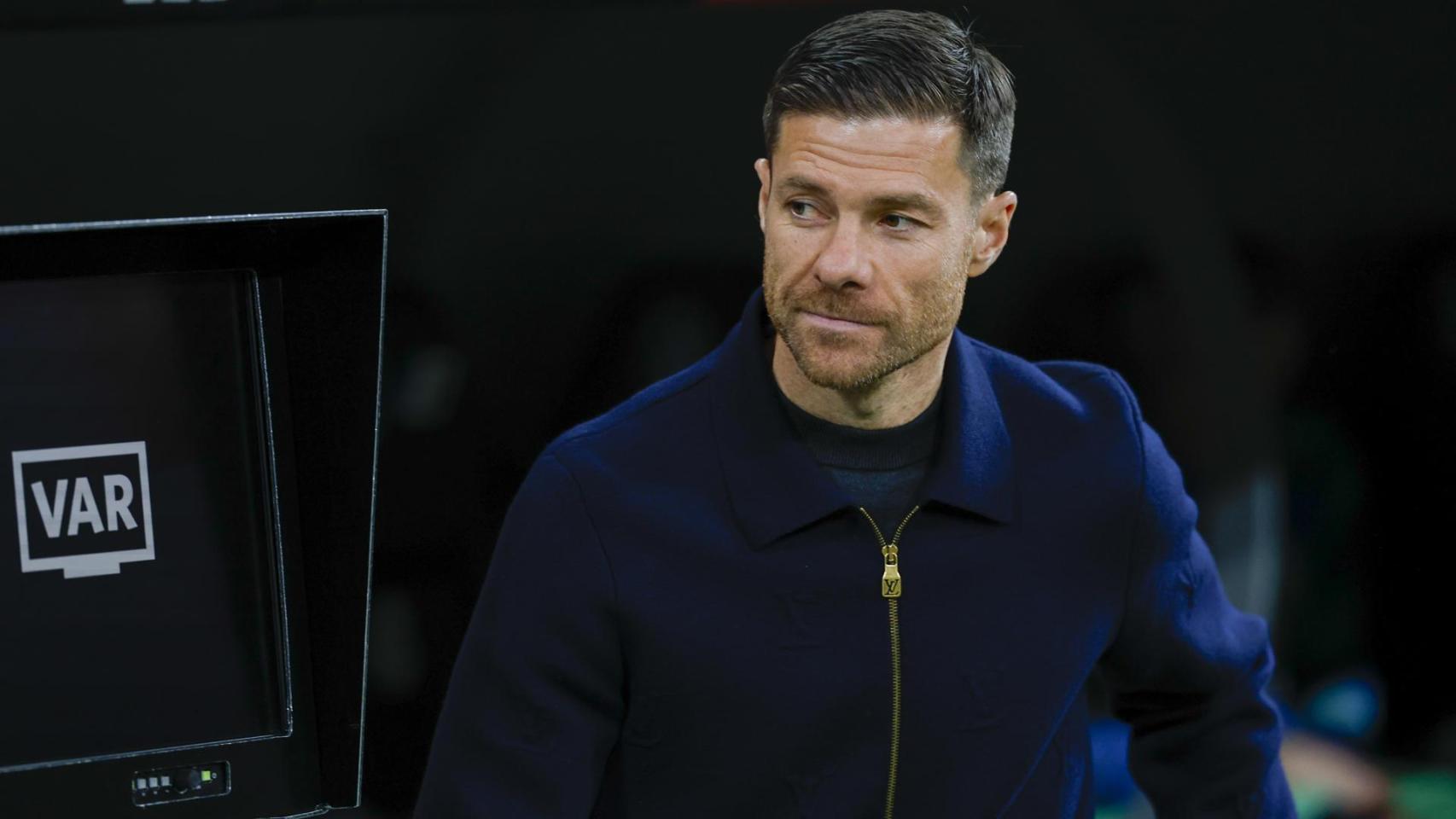 Radiografía a Xabi Alonso: un inicio de temporada que le coloca entre Pellegrini y Benítez y le deja en el alambre