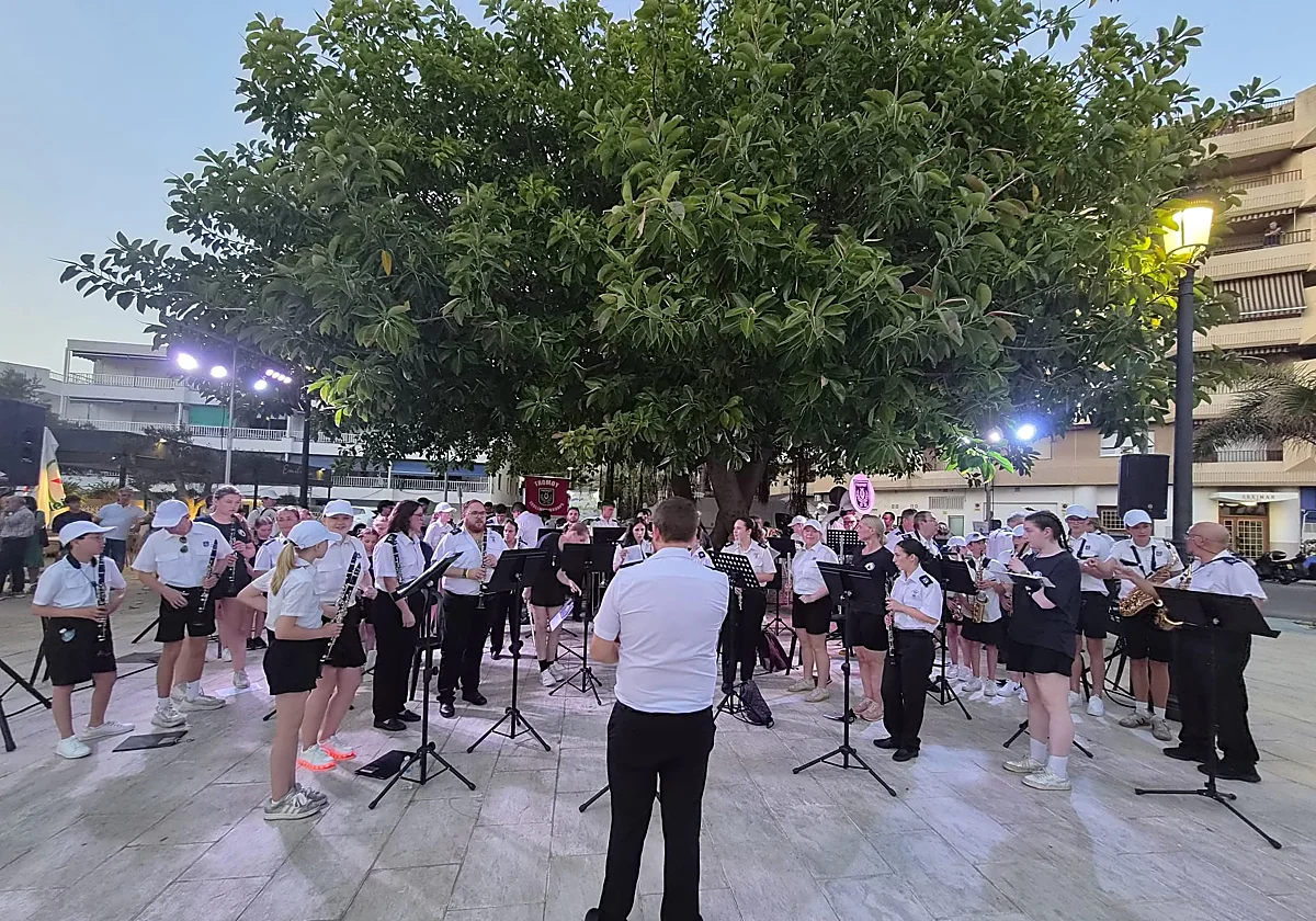 Norwegian music groups fill the streets of Almuñécar