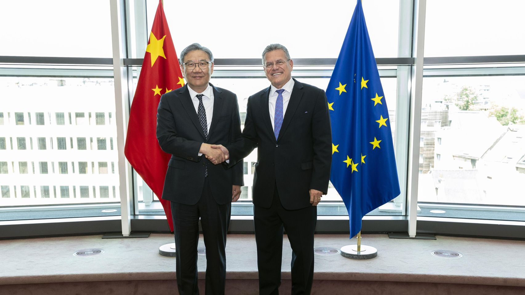 La Unión Europea le da una última oportunidad al diálogo con China: espera "resultados tangibles" para octubre
