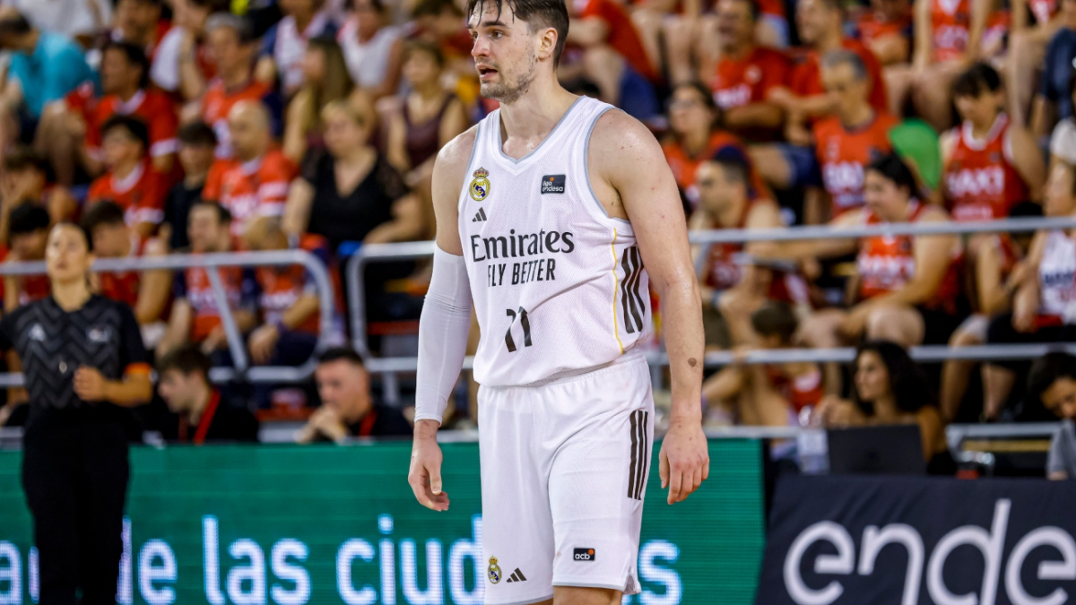 La 'bienvenida' más áspera de Hezonja a Pedro Martínez: "¿Escribo aquí o grabo un TikTok echando fuego?