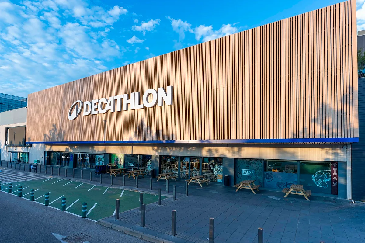 Decathlon roza los 2.000 millones de ventas en España y dispara su beneficio un 17%
