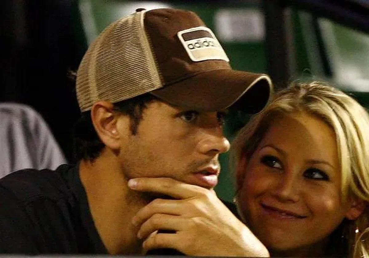 Enrique Iglesias y Anna Kournikova dan la bienvenida a su cuarto hijo