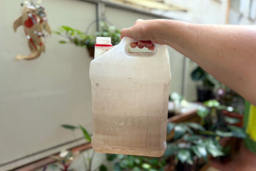 El aire acondicionado te regala litros de agua cada día: todo lo que puedes hacer con ella (y lo que no)