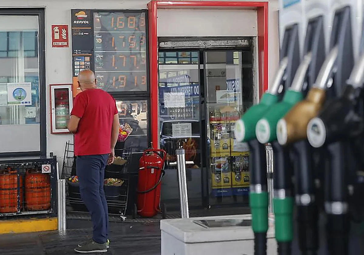 Spain's competition watchdog rules out widespread abuse at petrol stations