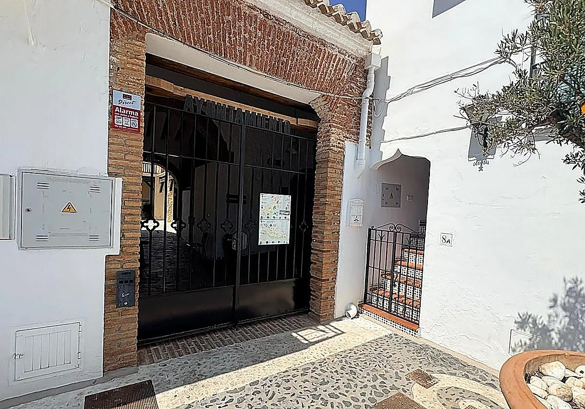 Guardia Civil raids Frigiliana town hall and other municipal offices