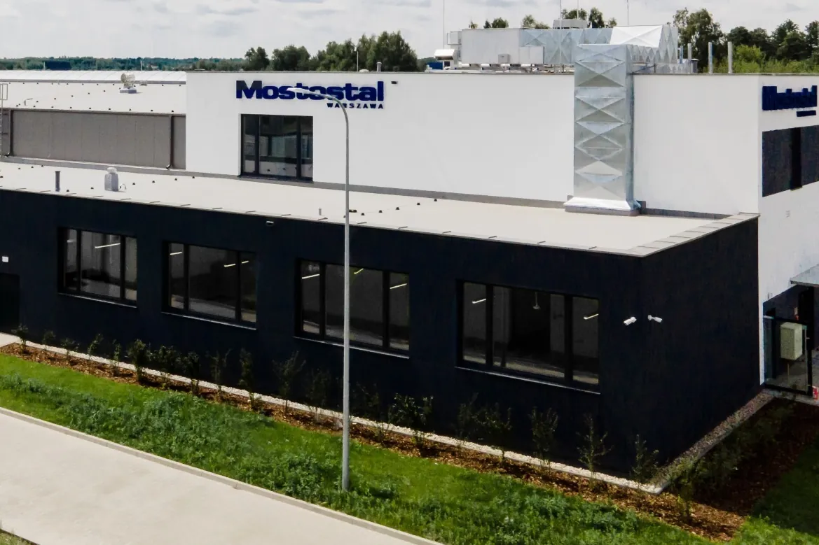 Acciona prepara una opa para evitar la quiebra de su filial polaca Mostostal