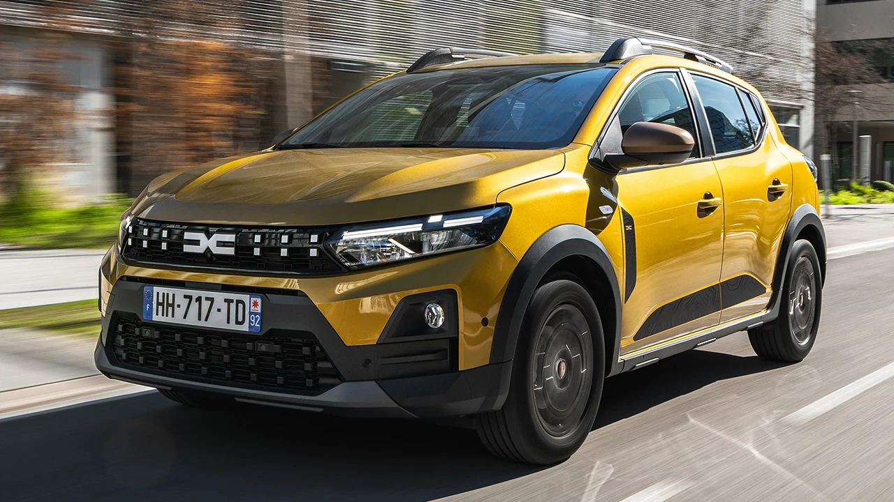 Llega el primer Dacia Sandero híbrido de la historia, el coche más vendido estrena el motor Hybrid 155