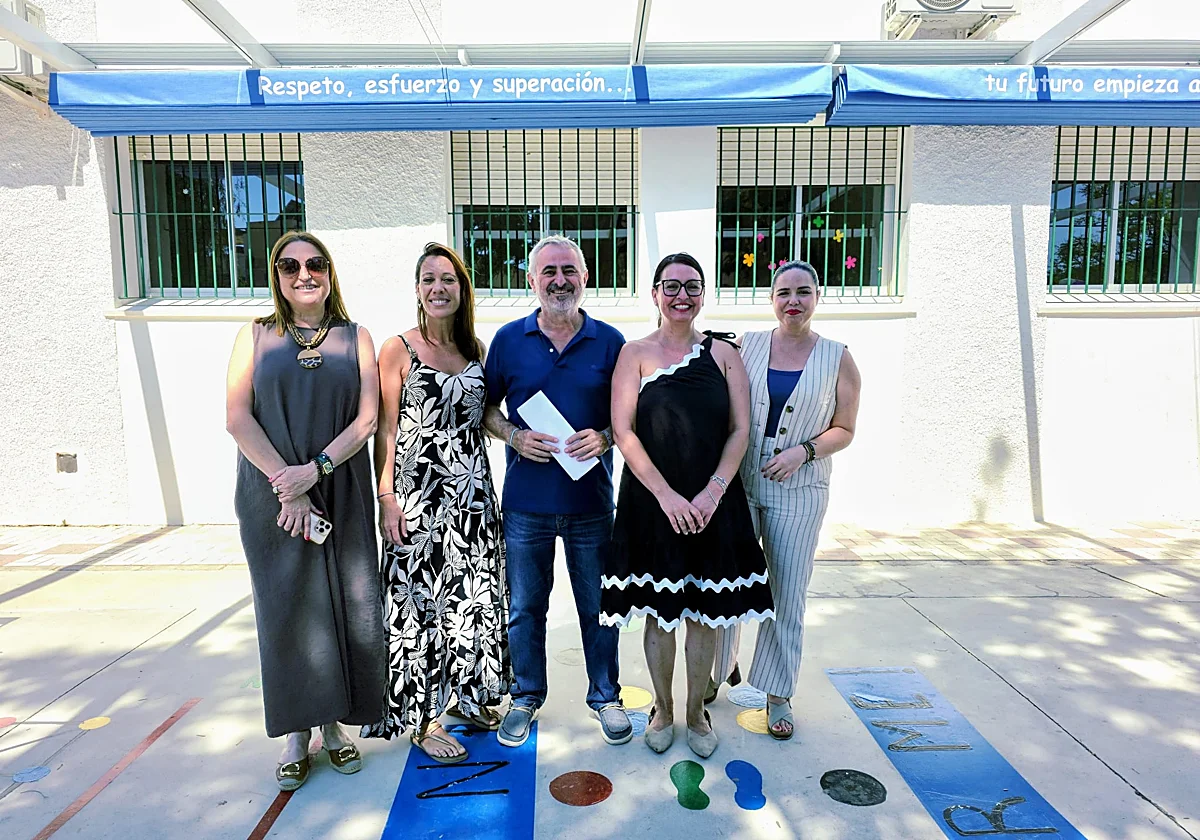 Las obras de los aseos del colegio San Faustino de Benajarafe encaran su final