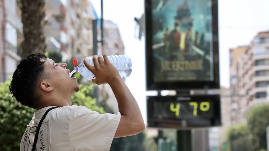 Las altas temperaturas causan al menos 1.028 muertes en junio, según el Carlos III: un 152% más que en 2025