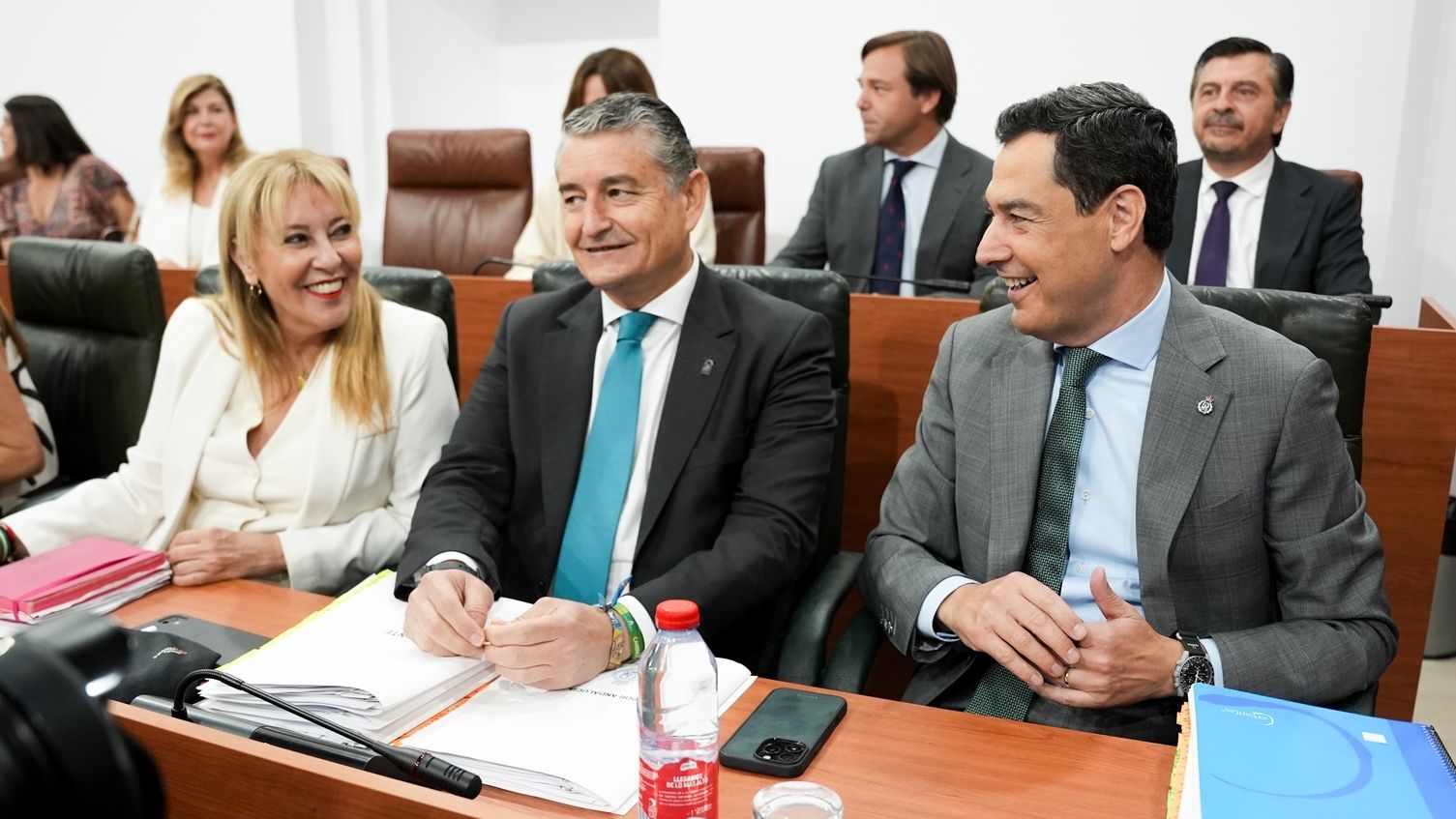 La Junta apremia al pacto de Gobierno como "respuesta al espectáculo de corrupción" que rodea a Sánchez