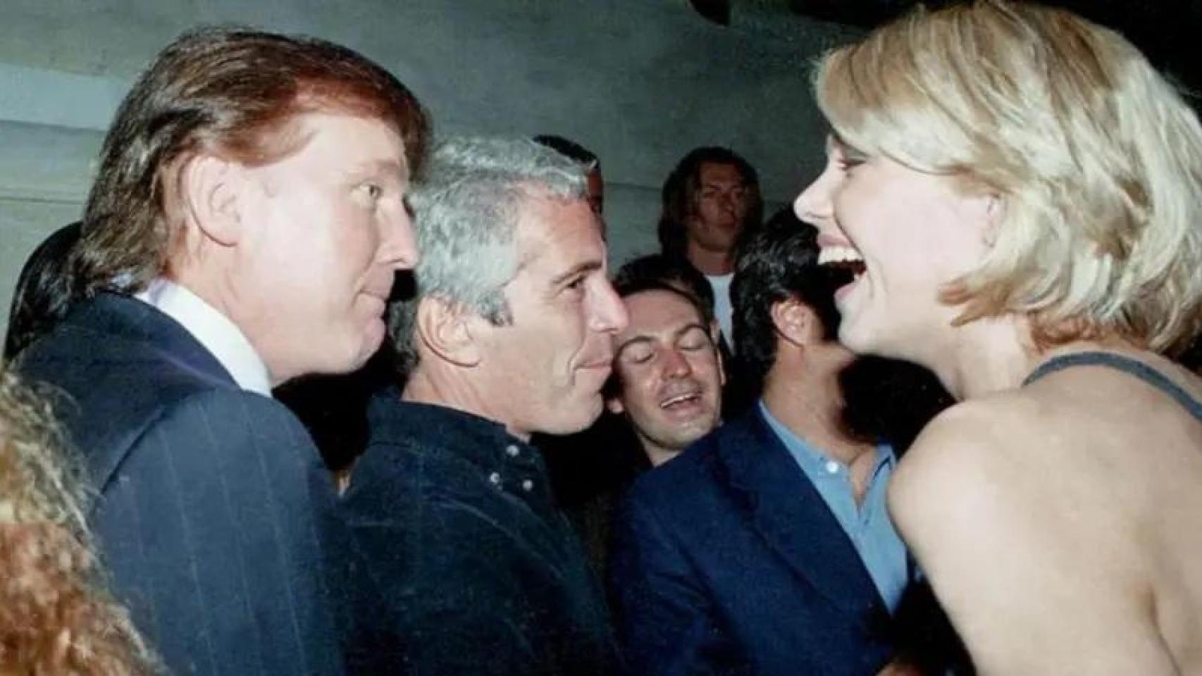 Trump voló al menos ocho veces en el avión privado de Jeffrey Epstein, según nuevos archivos desclasificados