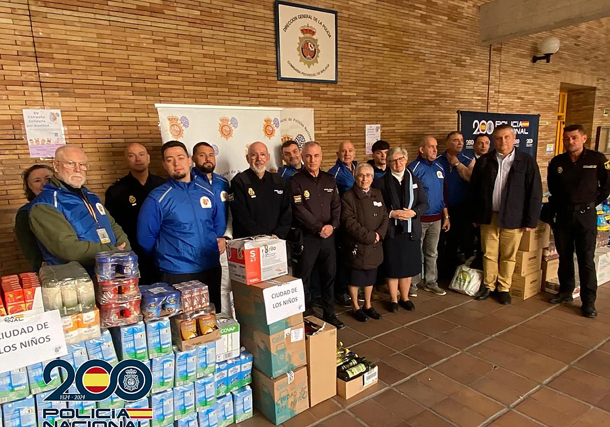 La Policía recoge tres toneladas de comida para los niños más desfavorecidos de Málaga
