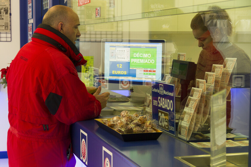 Hacienda lo deja muy claro: no cobrar correctamente los décimos compartidos del Gordo de Navidad puede costarte mucho dinero