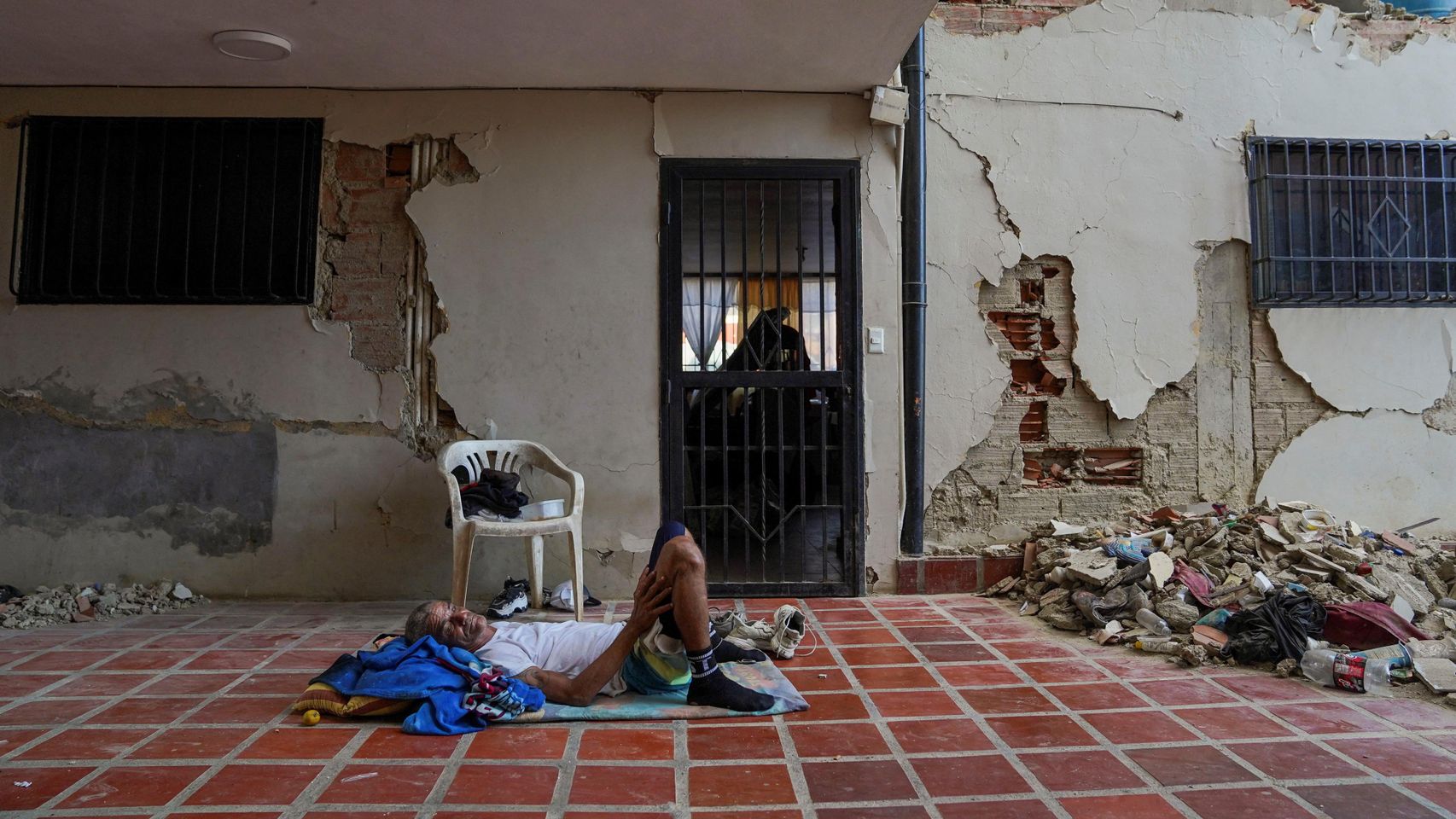 Venezuela eleva a 2.295 los muertos y a 11.267 los heridos a causa de los terremotos: declara luto nacional de una semana