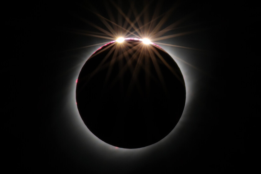 El trío ibérico de eclipses traerá tres oportunidades para ver el mismo fenómeno: así funcionan las perlas de Baily