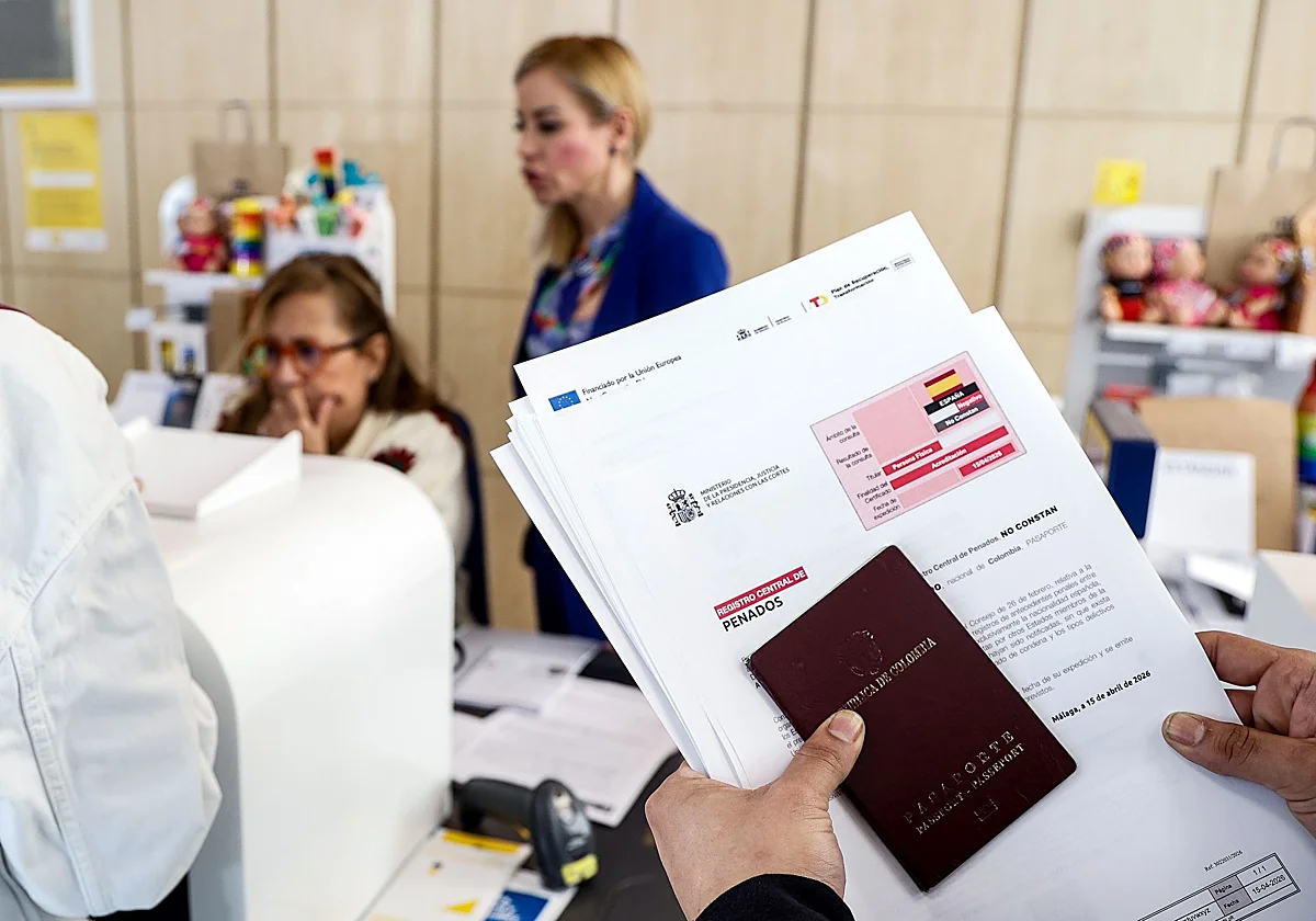 Málaga es la provincia andaluza con más solicitudes de regularización de inmigrantes, con casi 40.000