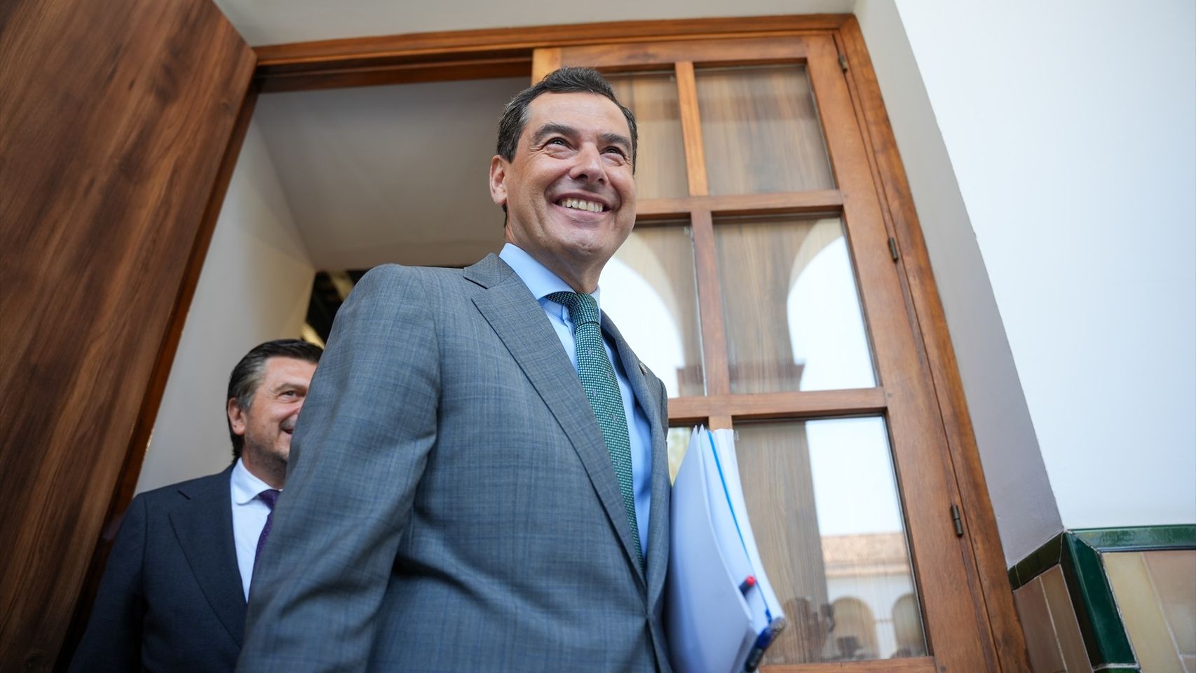 PP y Vox cierran un acuerdo y firman el pacto para formar gobierno en Andalucía