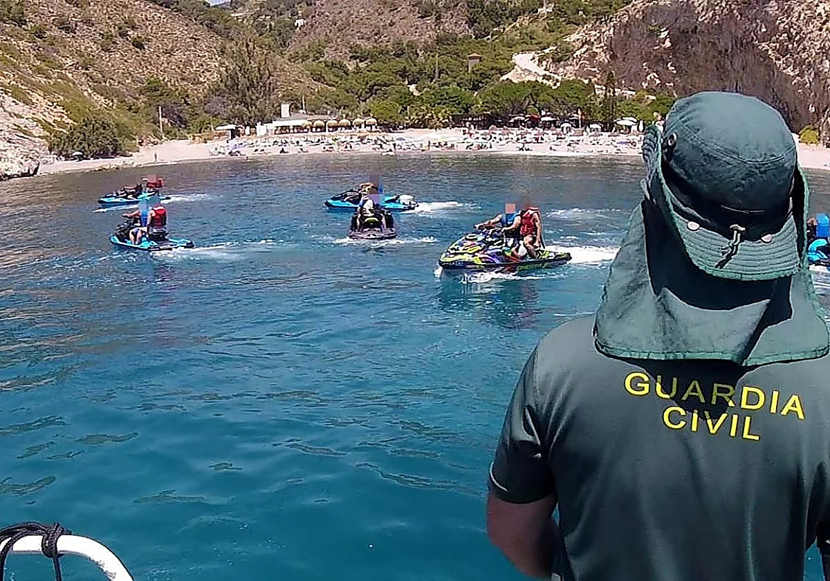 Guardia Civil issues warning over use of jet skis on Granada's Costa Tropical