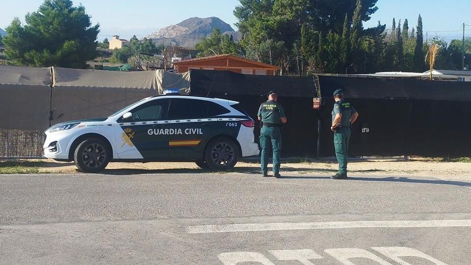 Doble crimen en Alicante: un hombre mata a cuchilladas a su mujer y a una hija y deja grave a la otra