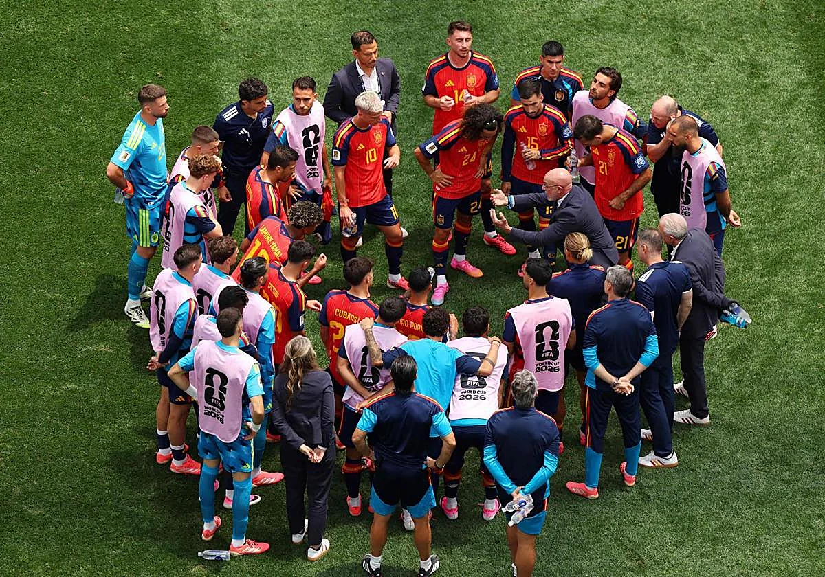 De la Fuente presume de su selección: «Hemos rozado la perfección»