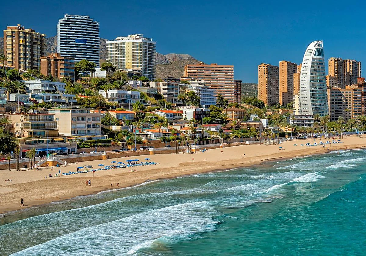Two arrested after British tourist is violently mugged in Benidorm