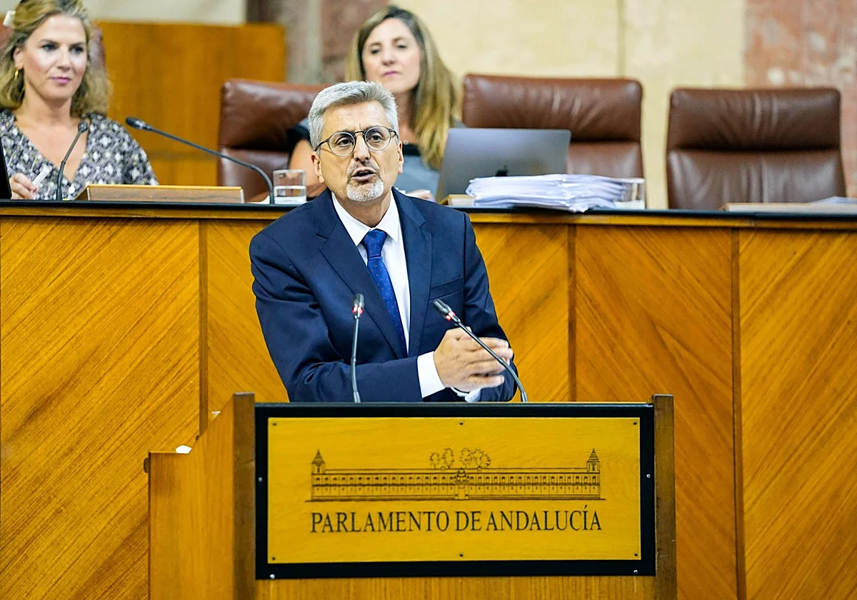 El PSOE de Málaga critica que «para mantenerse en el poder» Moreno haya entregado turismo a Vox