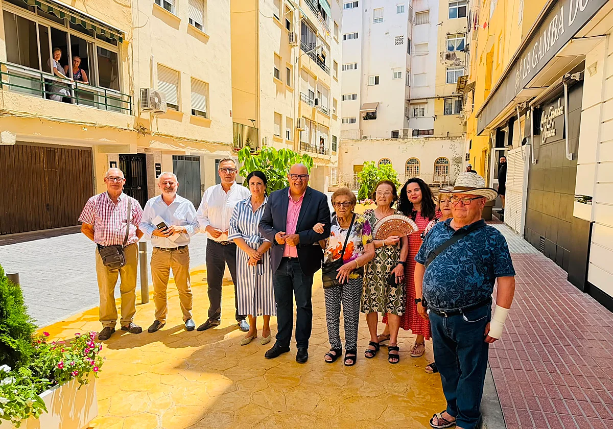 El centro de Vélez-Málaga estrena la reforma integral del callejón Pintores Hermanos Clavero