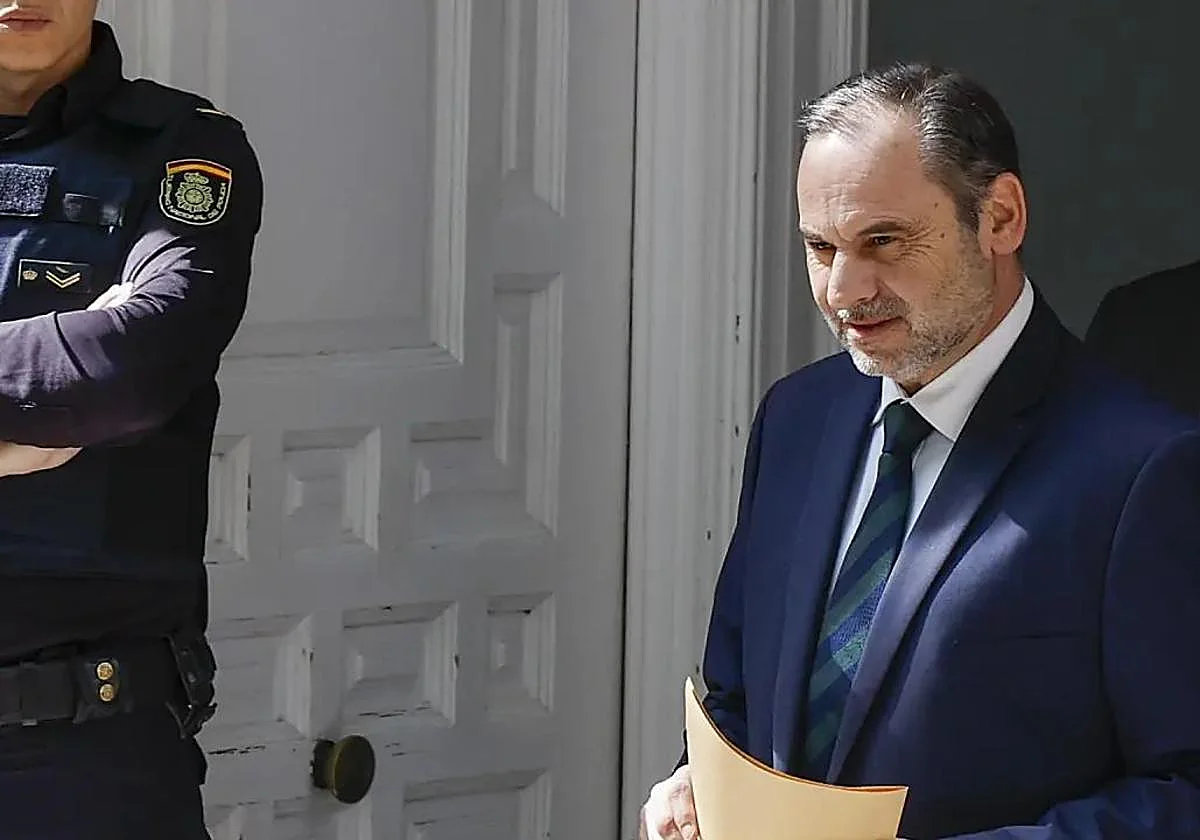 Ábalos pide ahora que un jurado popular le juzgue por el 'caso de las mascarillas'