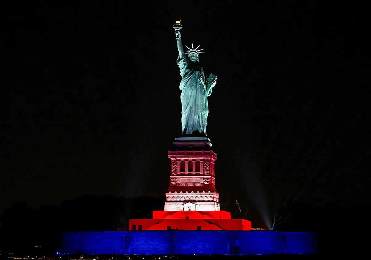 EE UU cumple 250 años con Trump como protagonista y el país más dividido que nunca