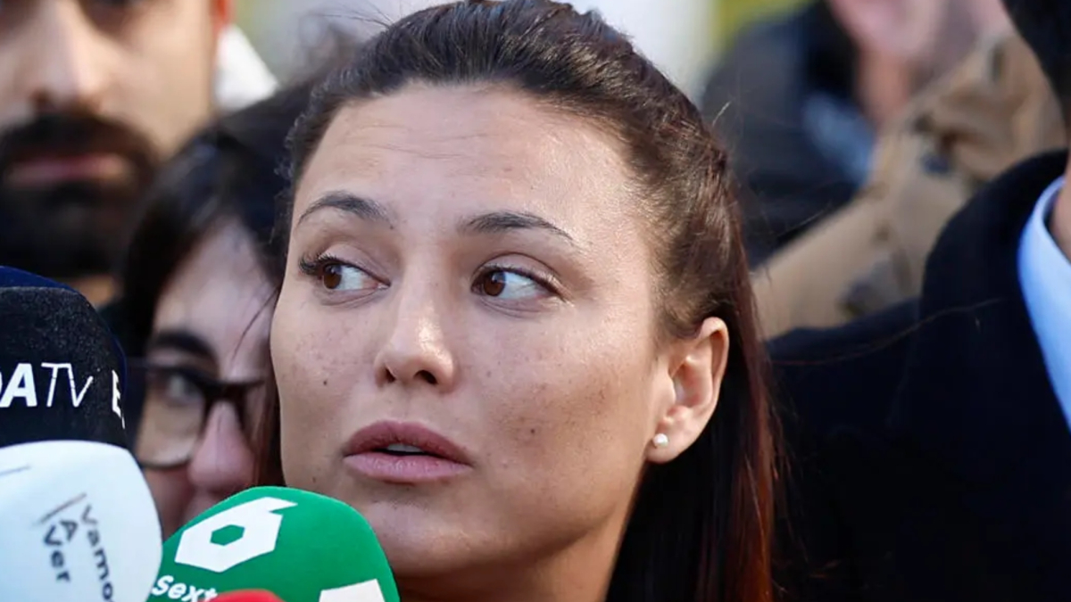Elisa Mouliaá saca a la luz lo que gasta al mes, lo que ha pagado a Hacienda y le dan un 'zasca'