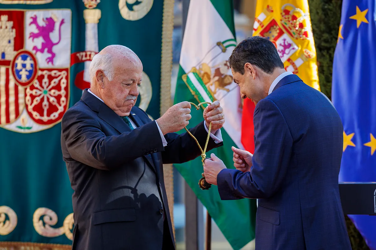 Juanma Moreno toma posesión como presidente andaluz por tercera vez