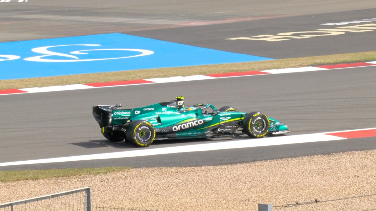 Alonso se queda tirado... y cabreado: "Es vergonzoso..."