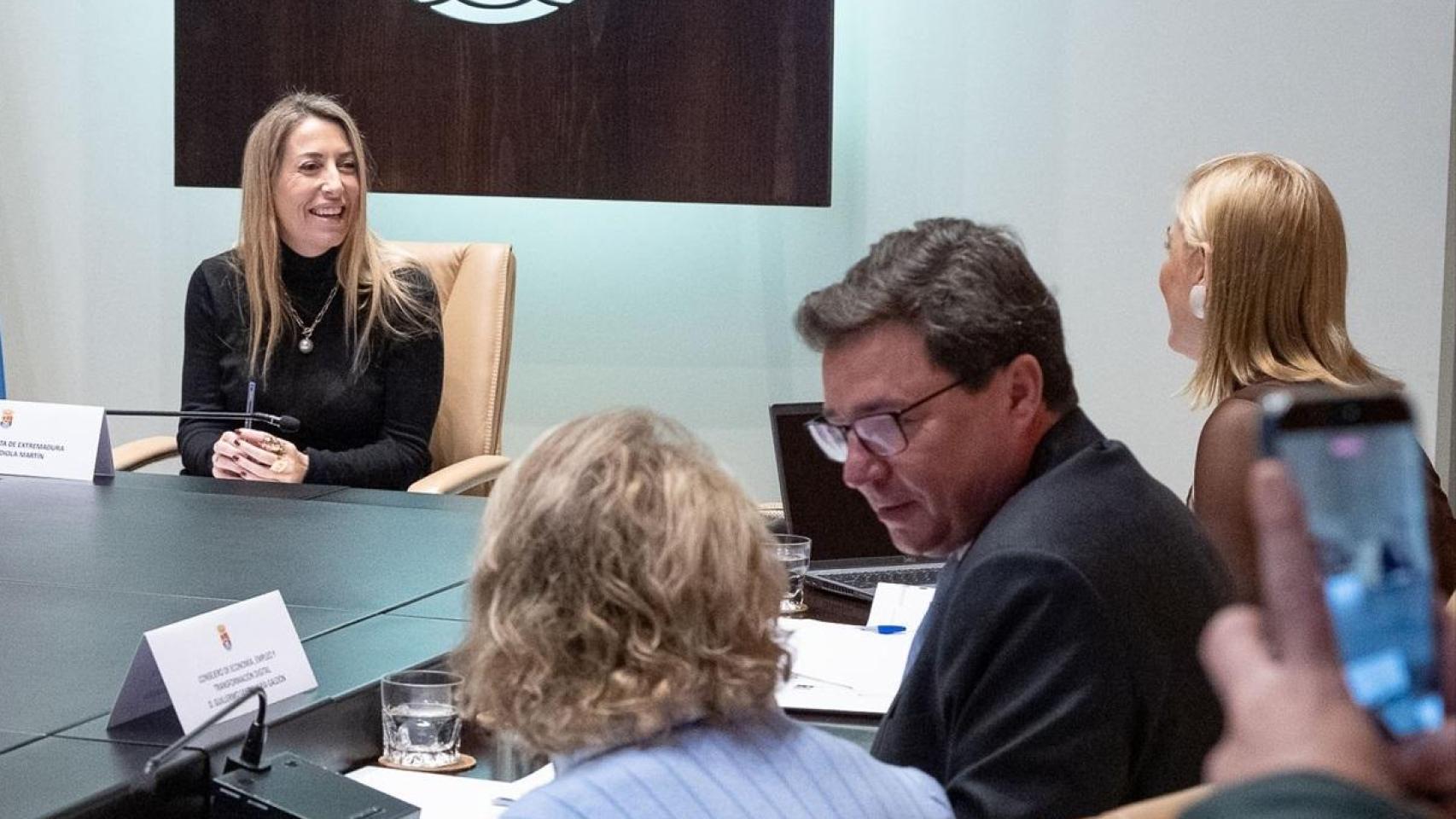 El Gobierno pide al PP que deje a Vox fuera de la Junta a la vez que el PSOE se niega a facilitar la investidura de Guardiola