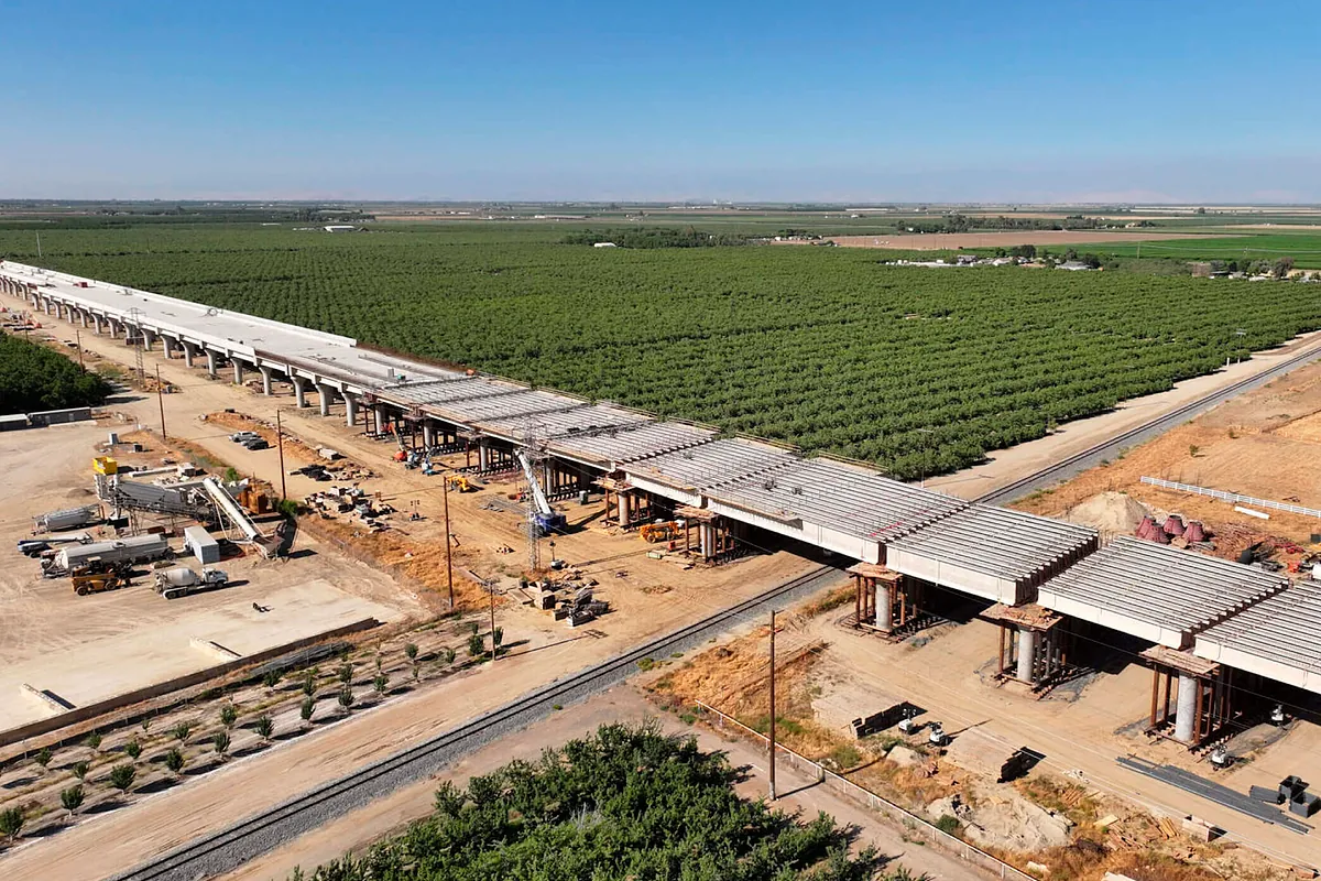 El AVE a California retoma velocidad y atrae a ACS, Ferrovial y Copasa