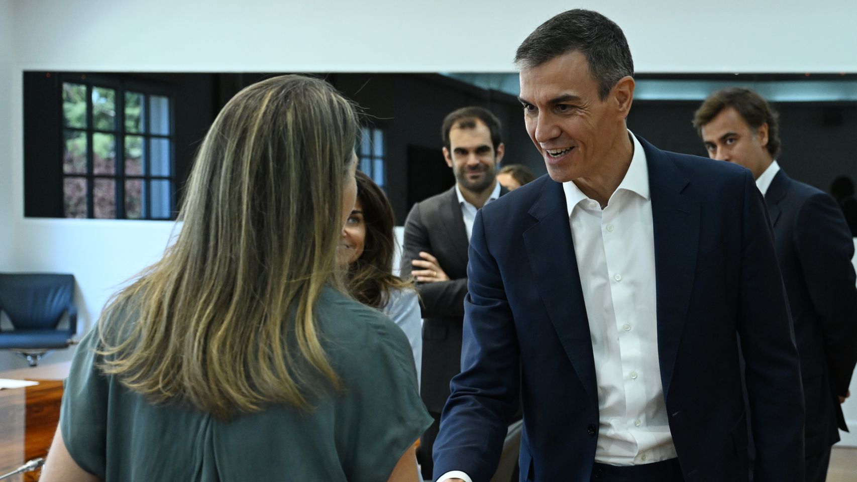 Dos medios afines al Gobierno difunden el mismo día una encuesta que discute la independencia de los jueces