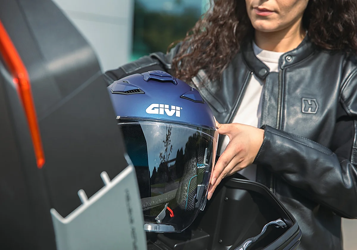 Las claves para elegir el equipamiento de moto correcto ante la nueva normativa