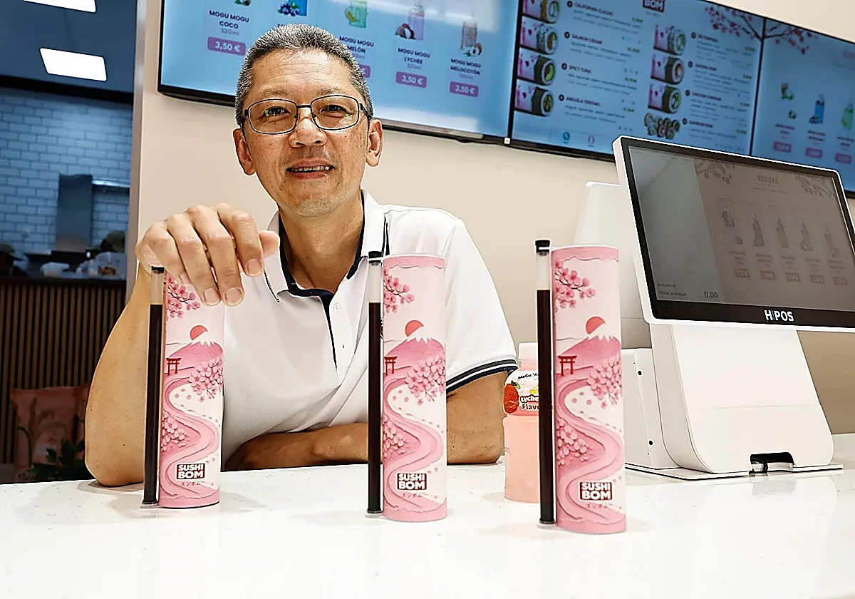 Malaga embraces the viral trend of the 'sushi push-pops'