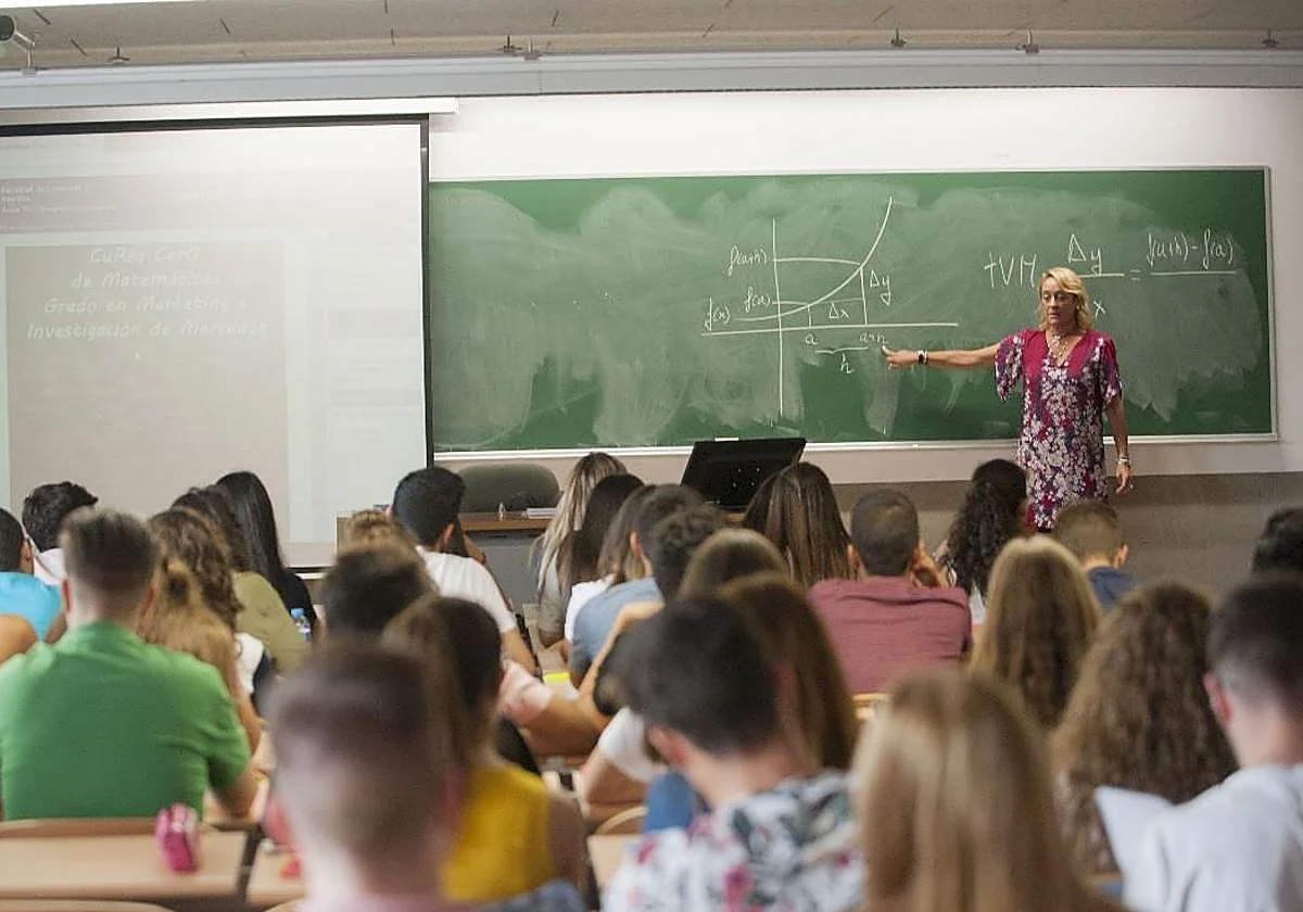 Prácticas de estudiantes universitarios por 1.000 euros al mes: requisitos y solicitudes del programa Campus Rural