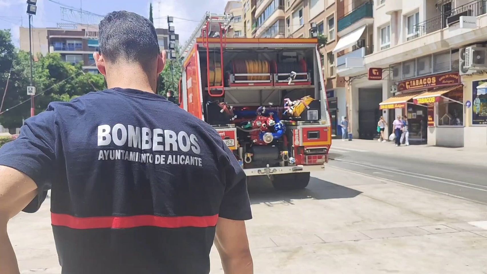 Bomberos de Alicante alertan de falta de efectivos en la época con más incendios: "Nos quedaremos cojos en verano"
