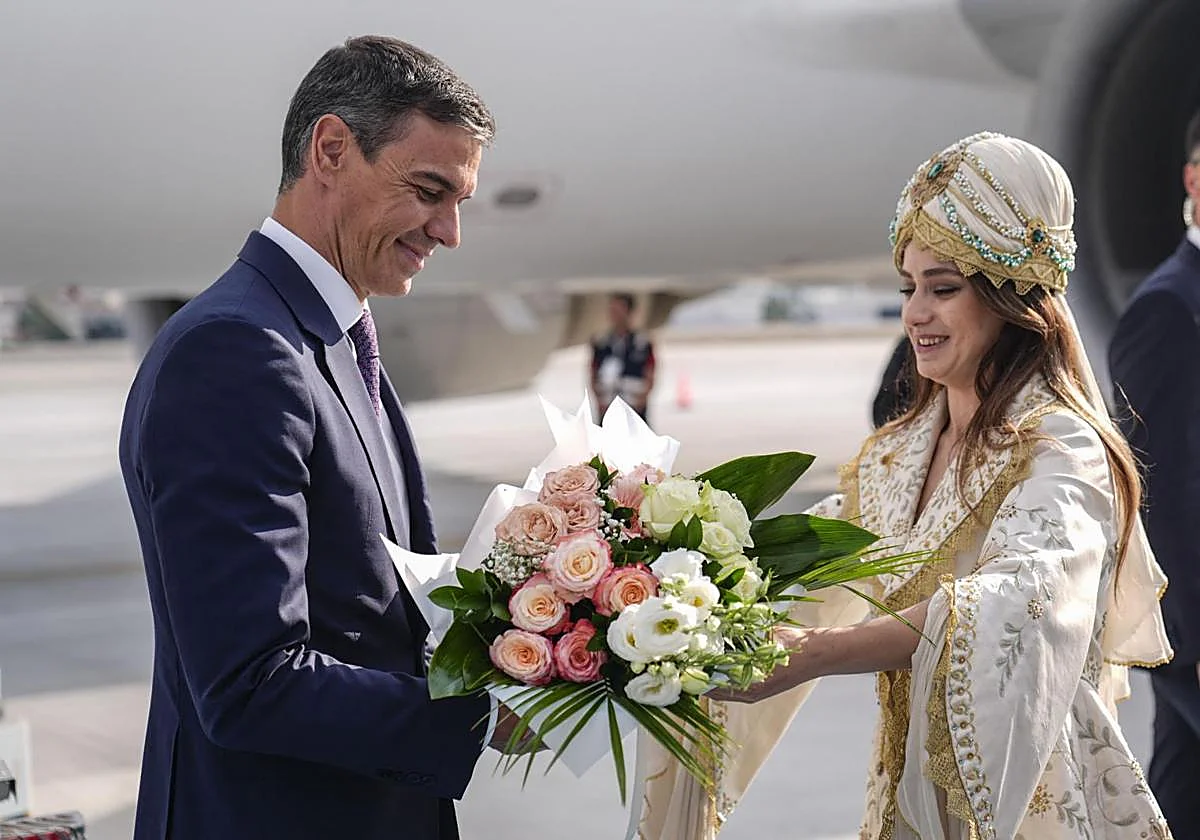 Un ramo esperaba a Begoña Gómez en la cumbre de la OTAN