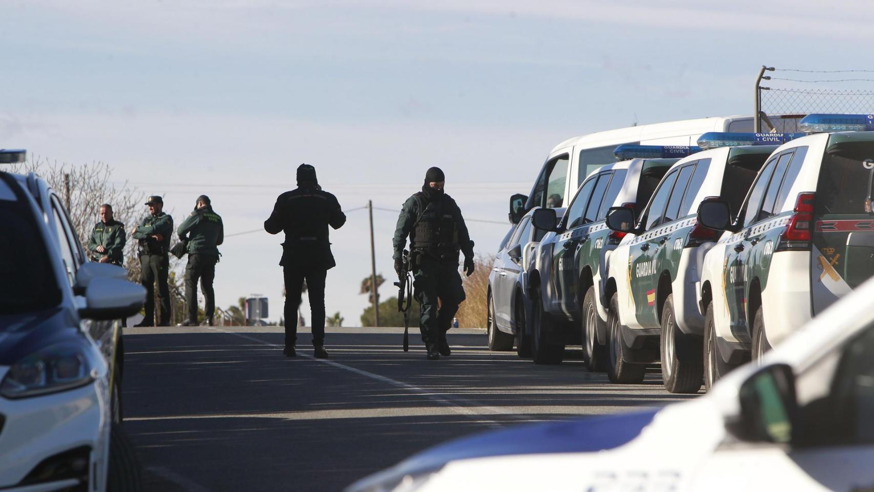 Los dos detenidos por el doble crimen de Elche asaltaron un concesionario y lesionaron a tres policías tres días antes