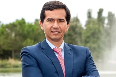 Santander despide a su principal banquero en China y aborda la reestructuración de su negocio en Asia