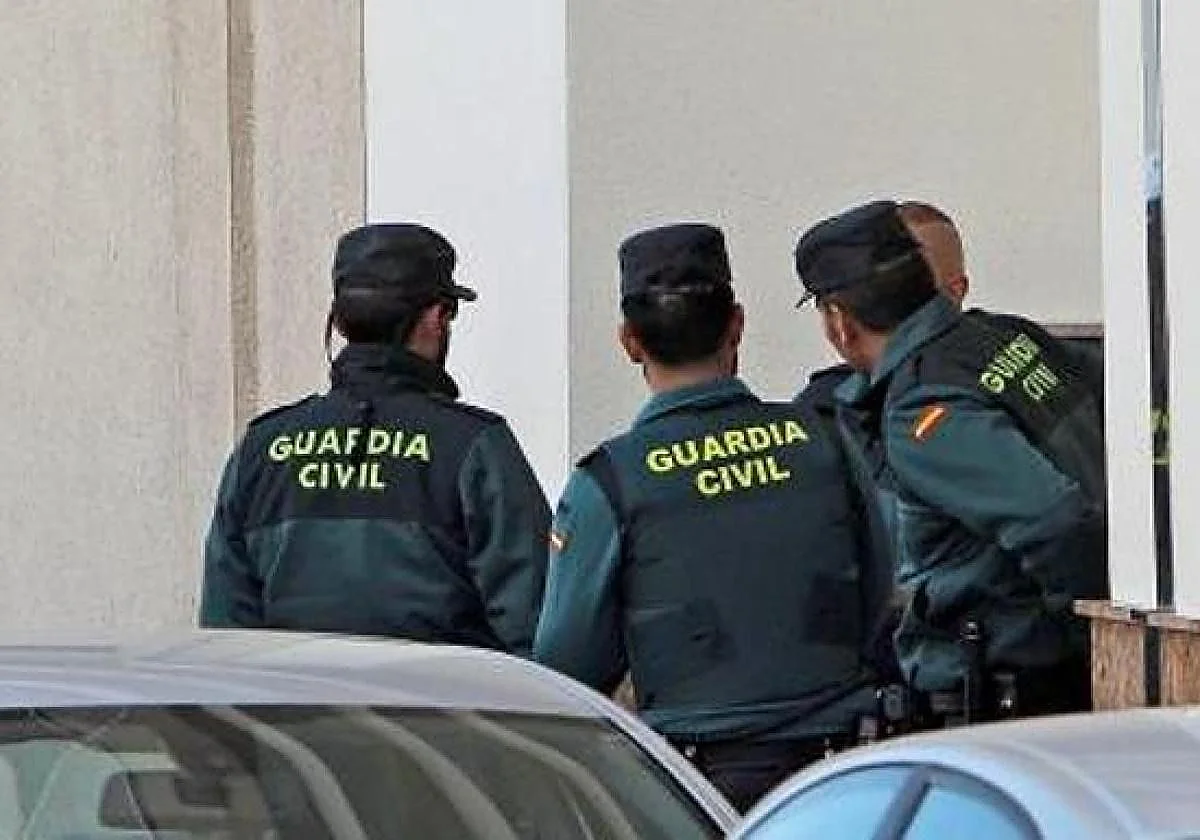 Investigan si el incendio de una casa en Mijas enmascara un doble asesinato