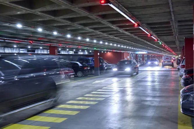 CVC se impone a Indigo y compra los párking iPark a Elliott por más de 300 millones