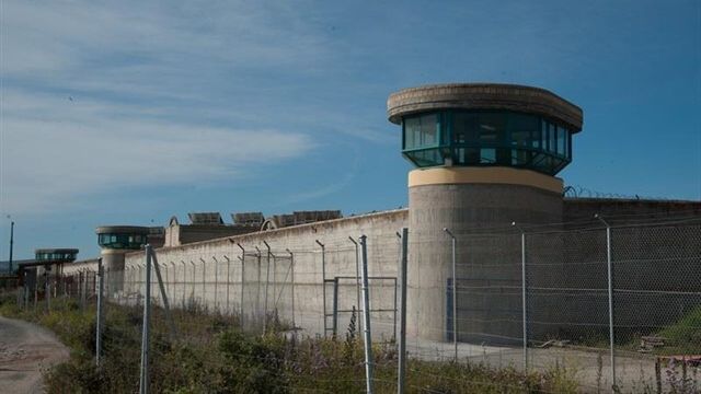 Una interna arranca mechones de pelo, agrede y amenaza de muerte a varios trabajadores en la cárcel de Brieva