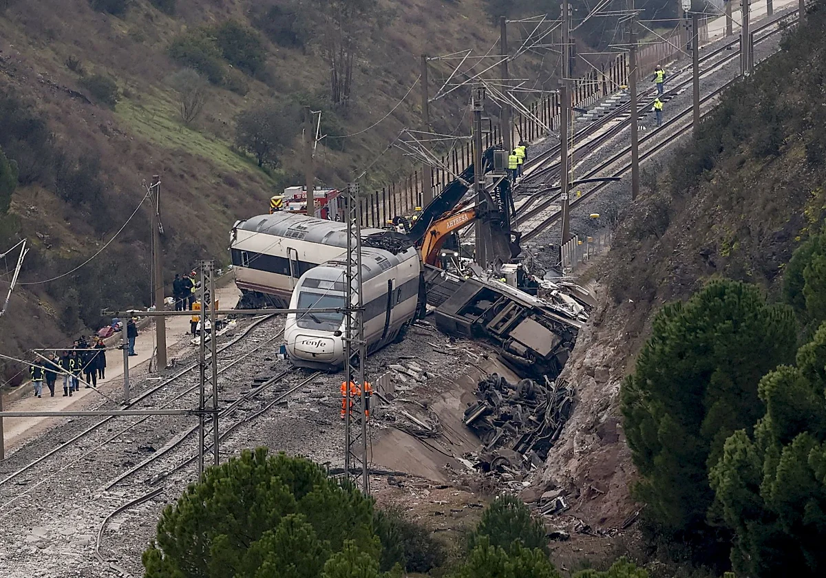 Las víctimas de Adamuz piden interrumpir la red ferroviaria española