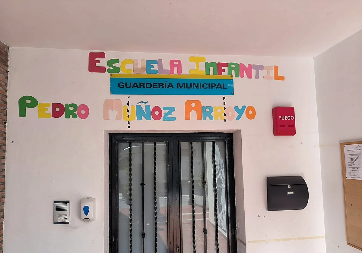 Benamocarra licita la gestión de su escuela infantil municipal por 620.000 euros