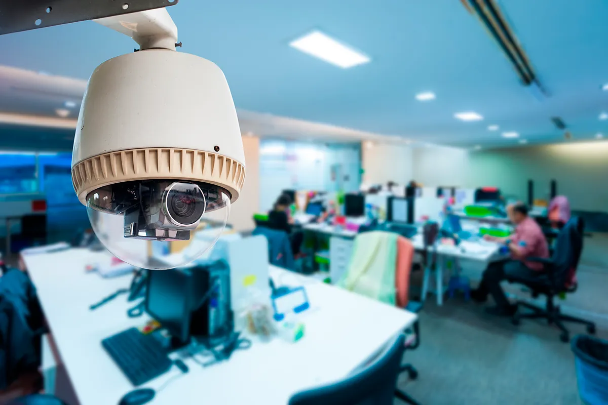 El Estatuto de los Trabajadores confirma: si una cámara de videovigilancia de tu empresa te enfoca directamente, puedes recurrir al artículo 20