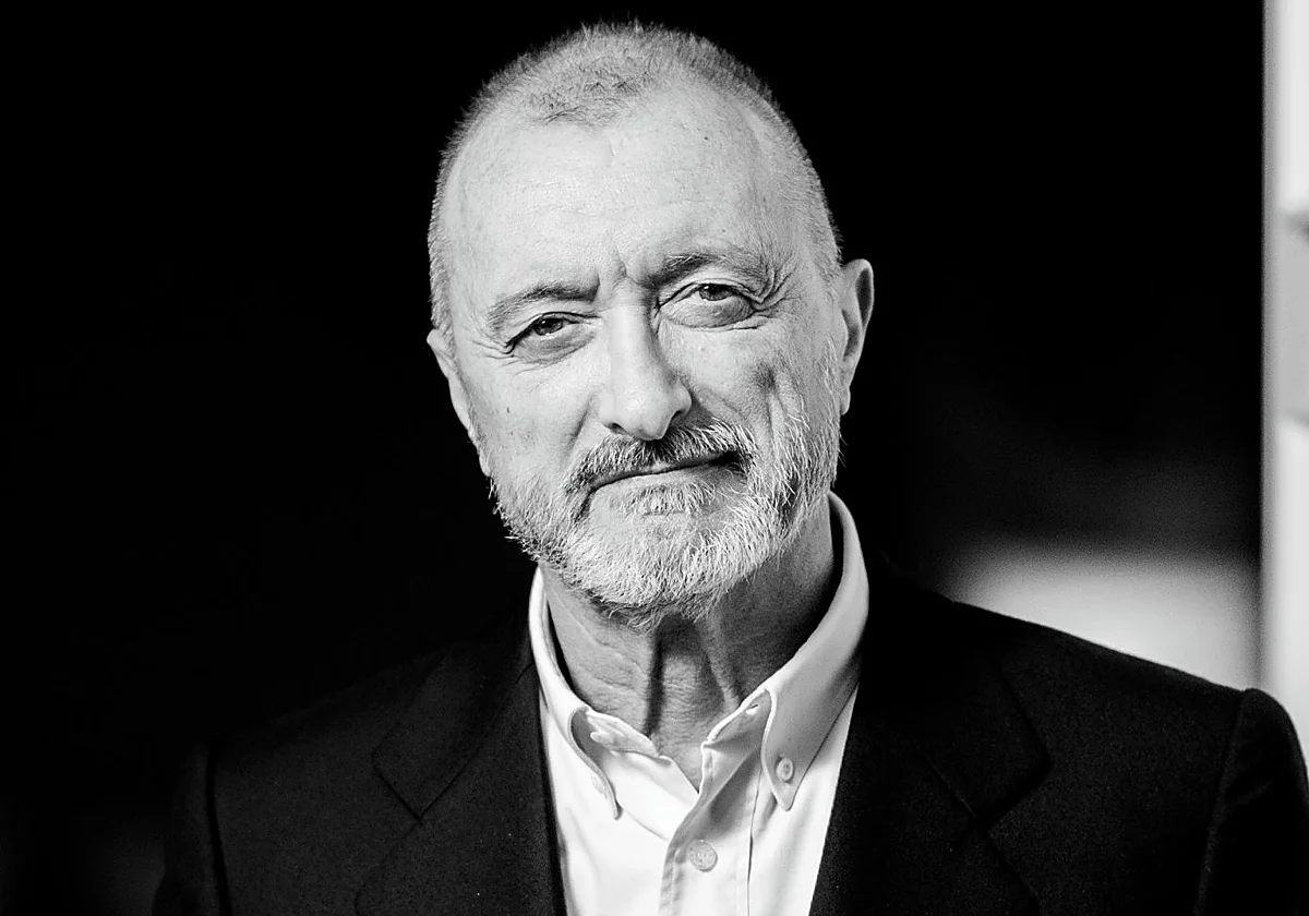 Pérez Reverte regresa a la novela con 'La hipótesis más peligrosa'