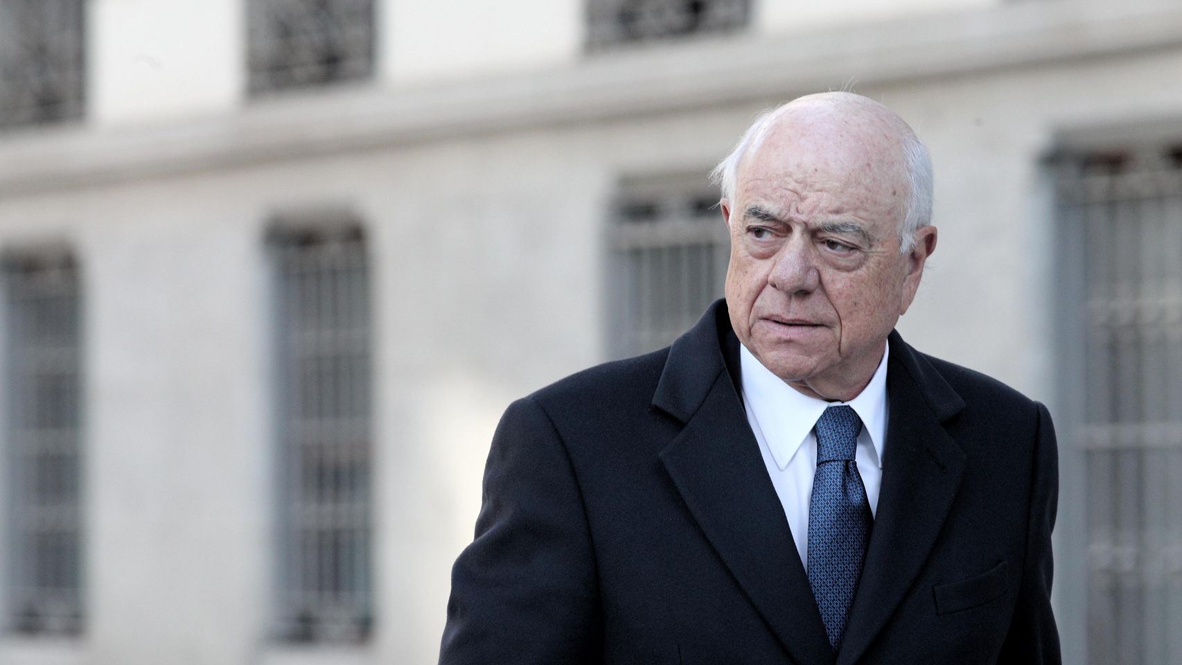 El juez abre juicio oral al BBVA y a su expresidente Francisco González por los encargos al comisario Villarejo